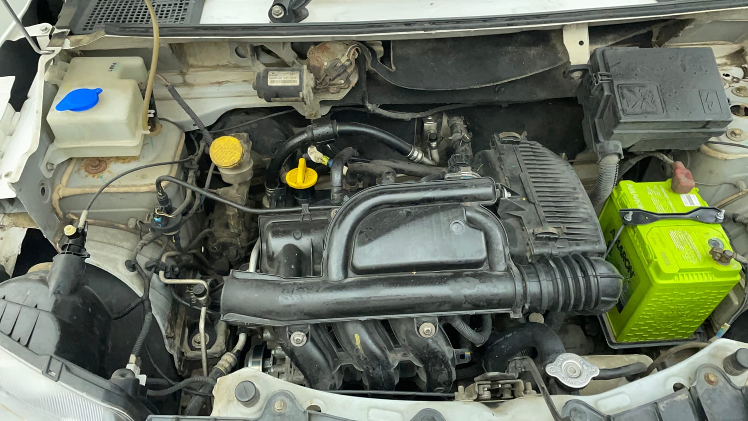 Used 2016 Renault Kwid RXT Petrol Manual engine ENGINE RIGHT SIDE VIEW