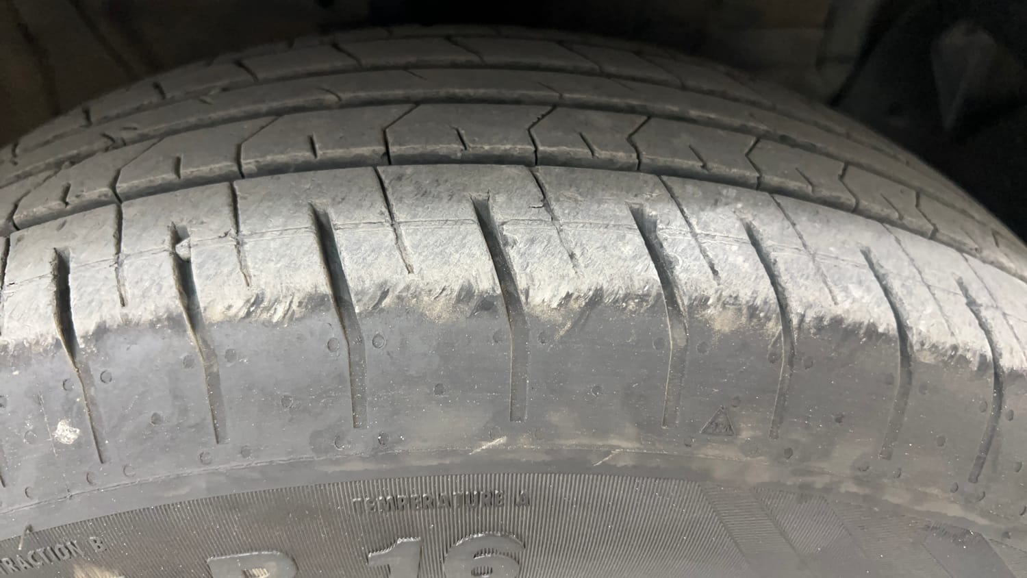 Used 2024 Hyundai Creta 1.5 MPi Petrol MT E Petrol Manual tyres RIGHT FRONT TYRE TREAD VIEW