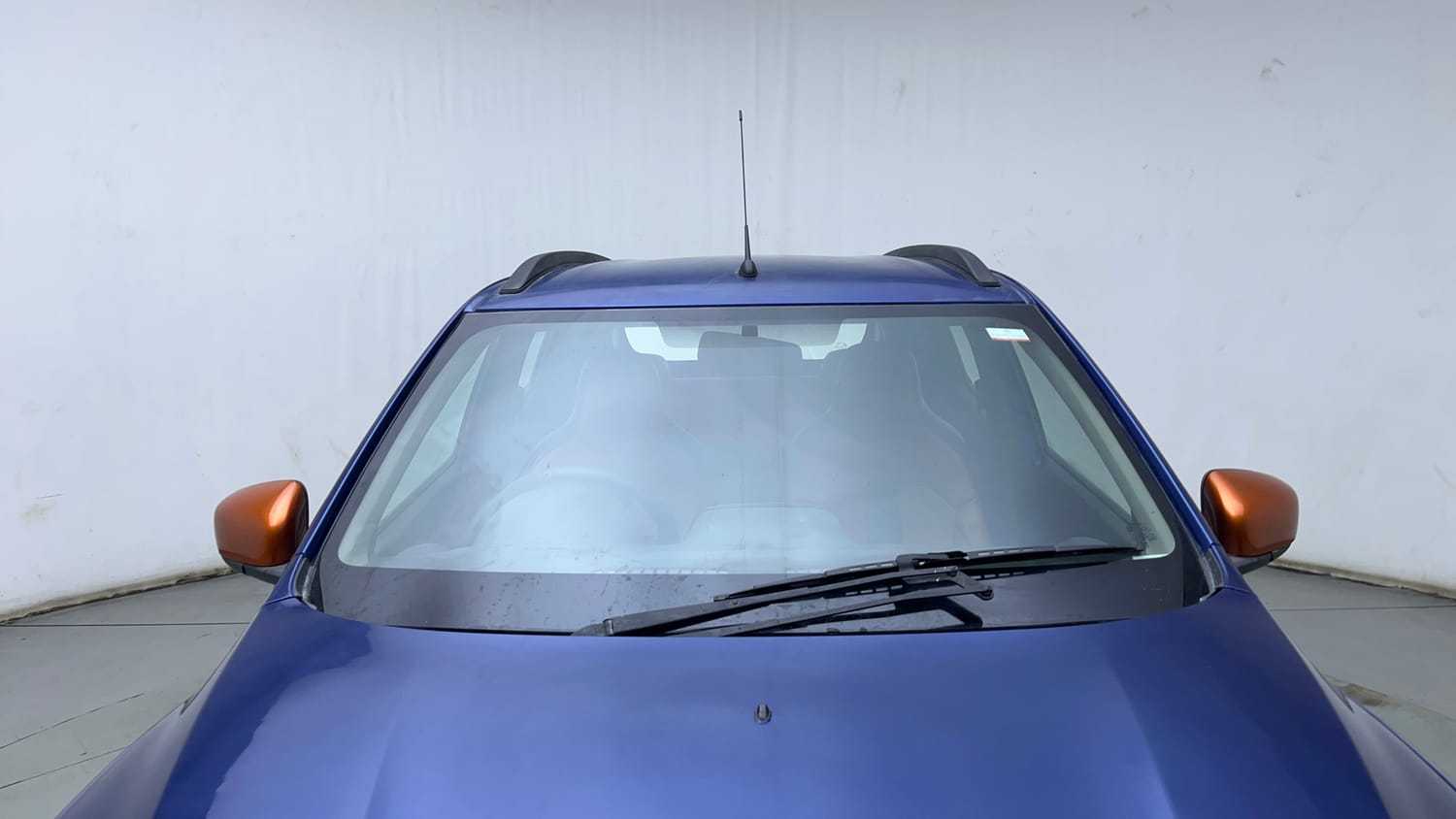 Used 2018 Renault Kwid CLIMBER 1.0 Petrol Manual exterior FRONT WINDSHIELD VIEW
