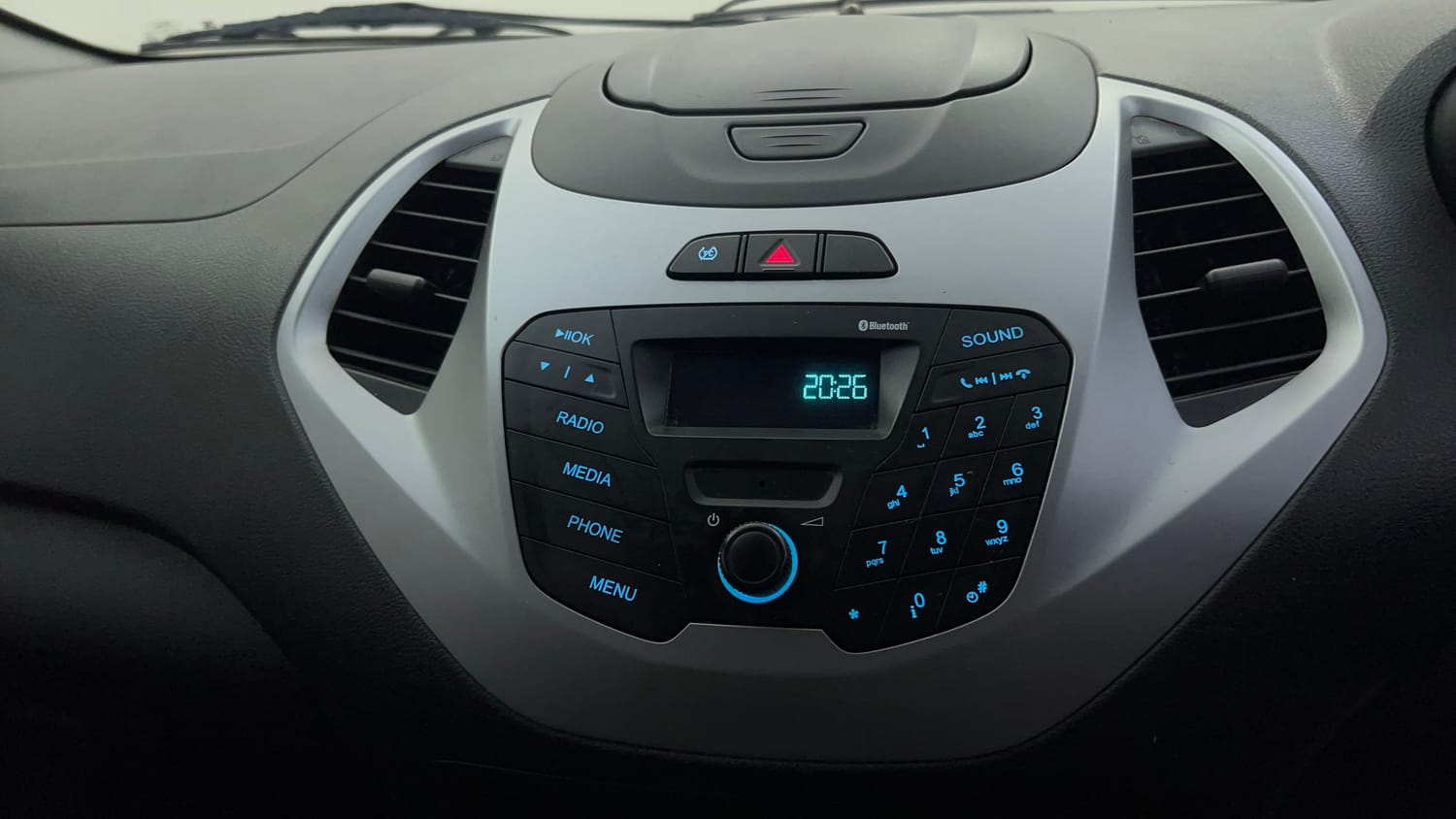 Used 2016 Ford Figo Titanium 1.5 Ti-VCT AT Petrol Automatic top_features Integrated (in-dash) music system