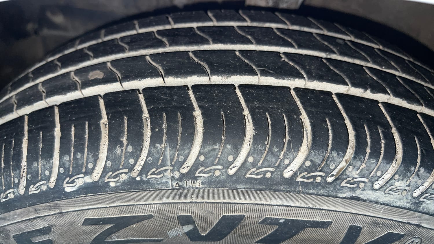 Used 2024 Maruti Suzuki Wagon R VXI 1.0 Petrol Manual tyres LEFT FRONT TYRE TREAD VIEW