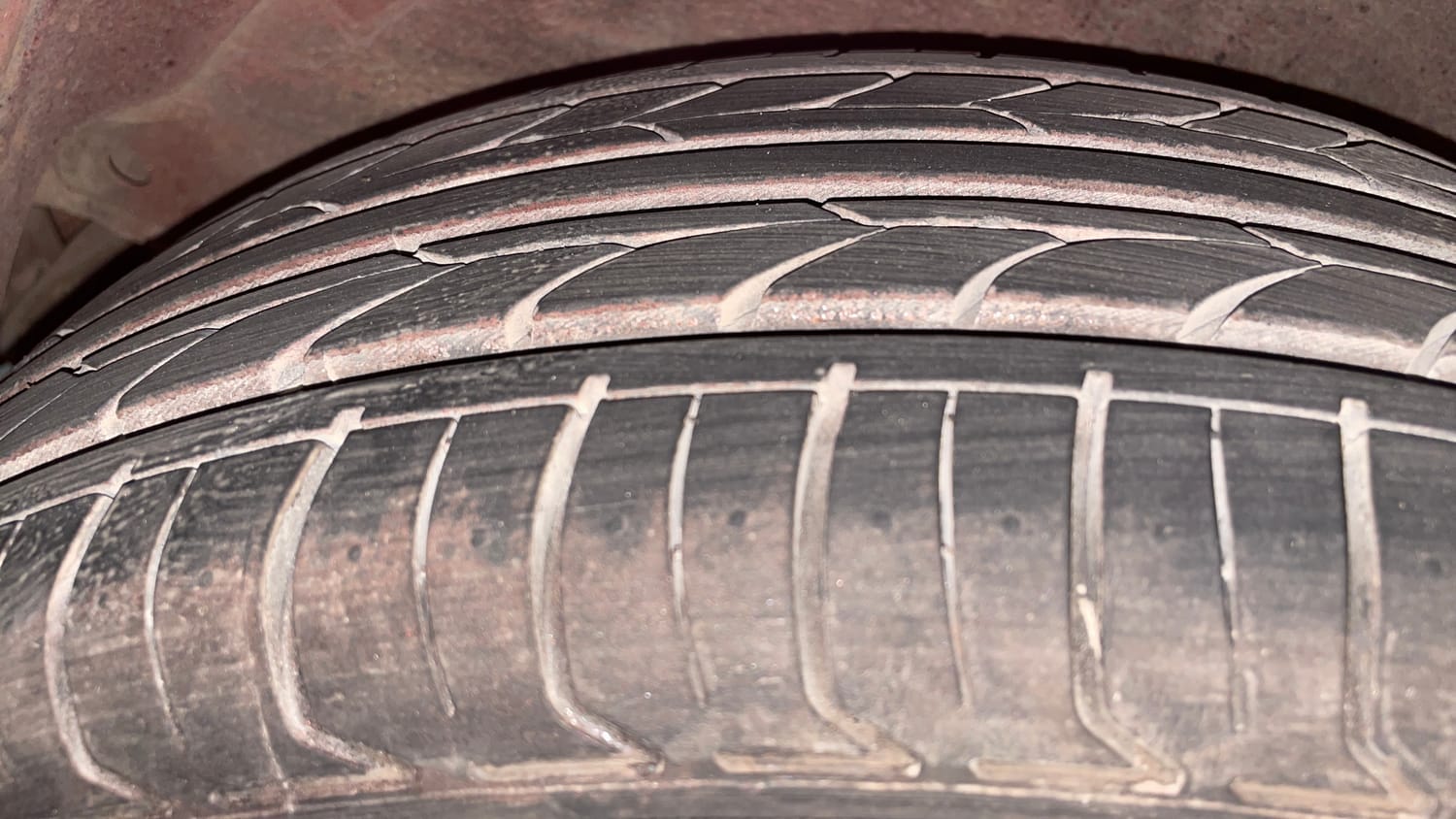 Used 2014 Hyundai i20 Asta 1.2 Petrol Manual tyres RIGHT REAR TYRE TREAD VIEW