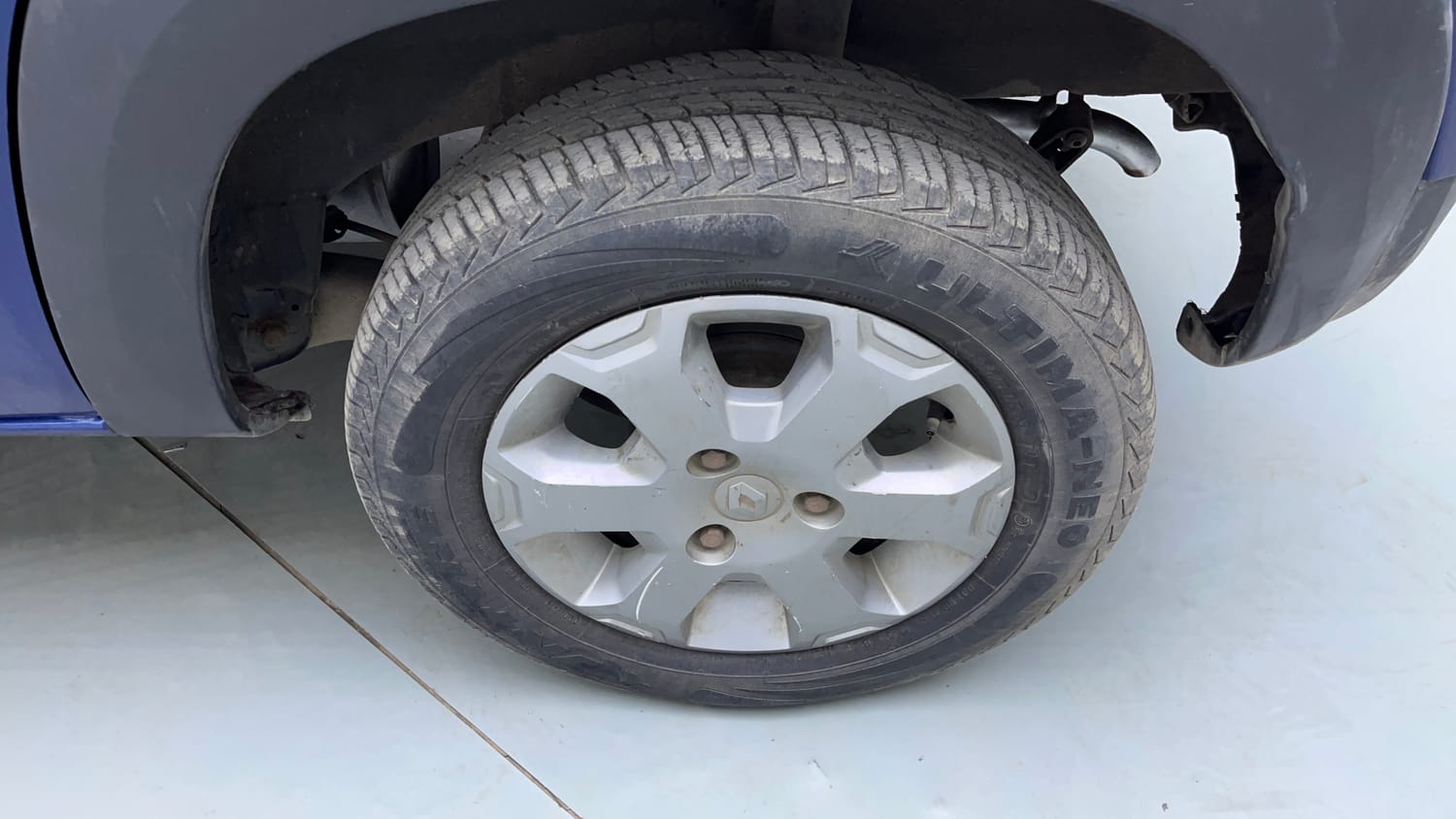 Used 2018 Renault Kwid CLIMBER 1.0 Petrol Manual tyres LEFT REAR TYRE RIM VIEW