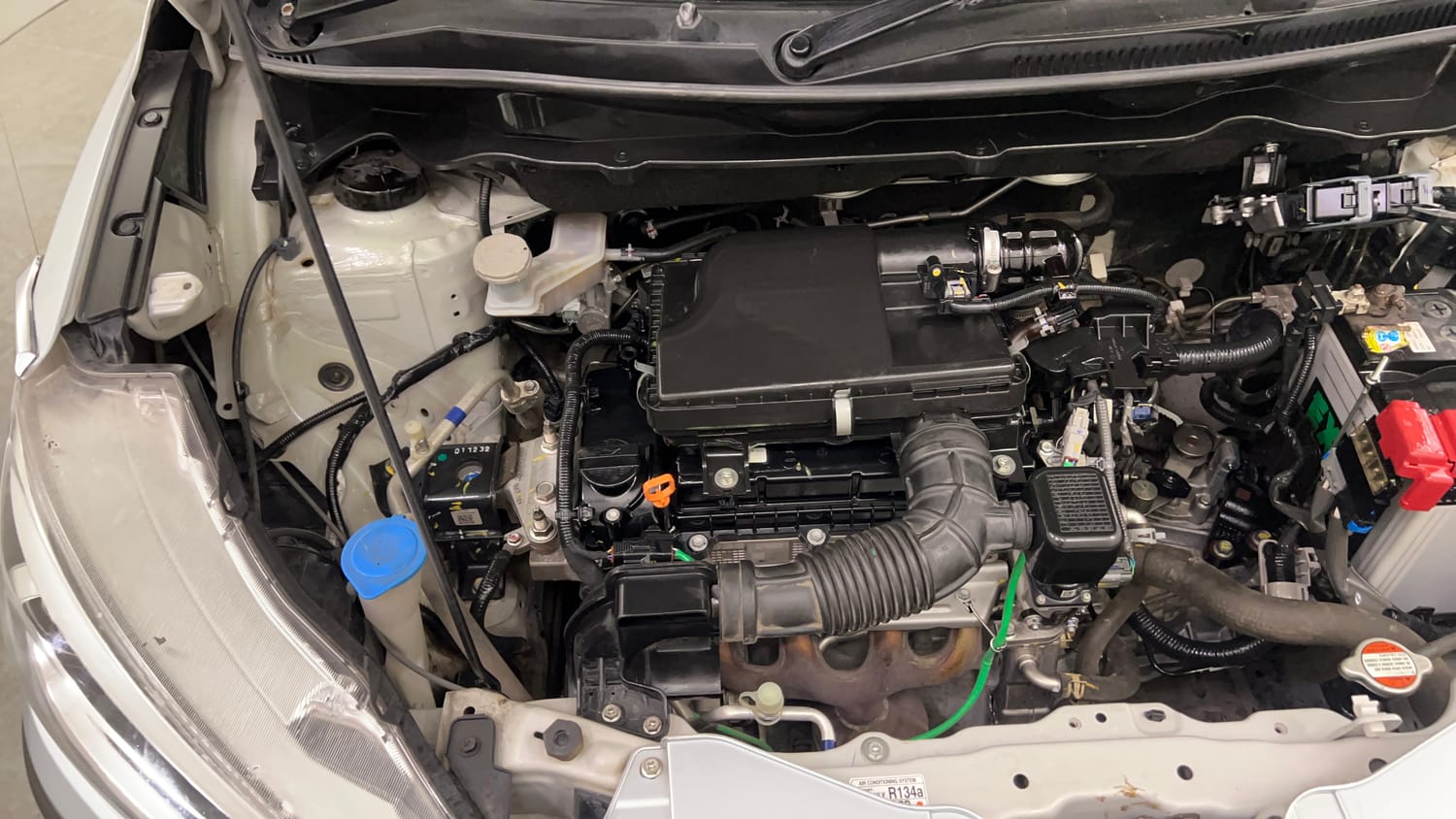 Used 2023 Maruti Suzuki Ertiga ZXi Plus Petrol Manual engine ENGINE RIGHT SIDE VIEW
