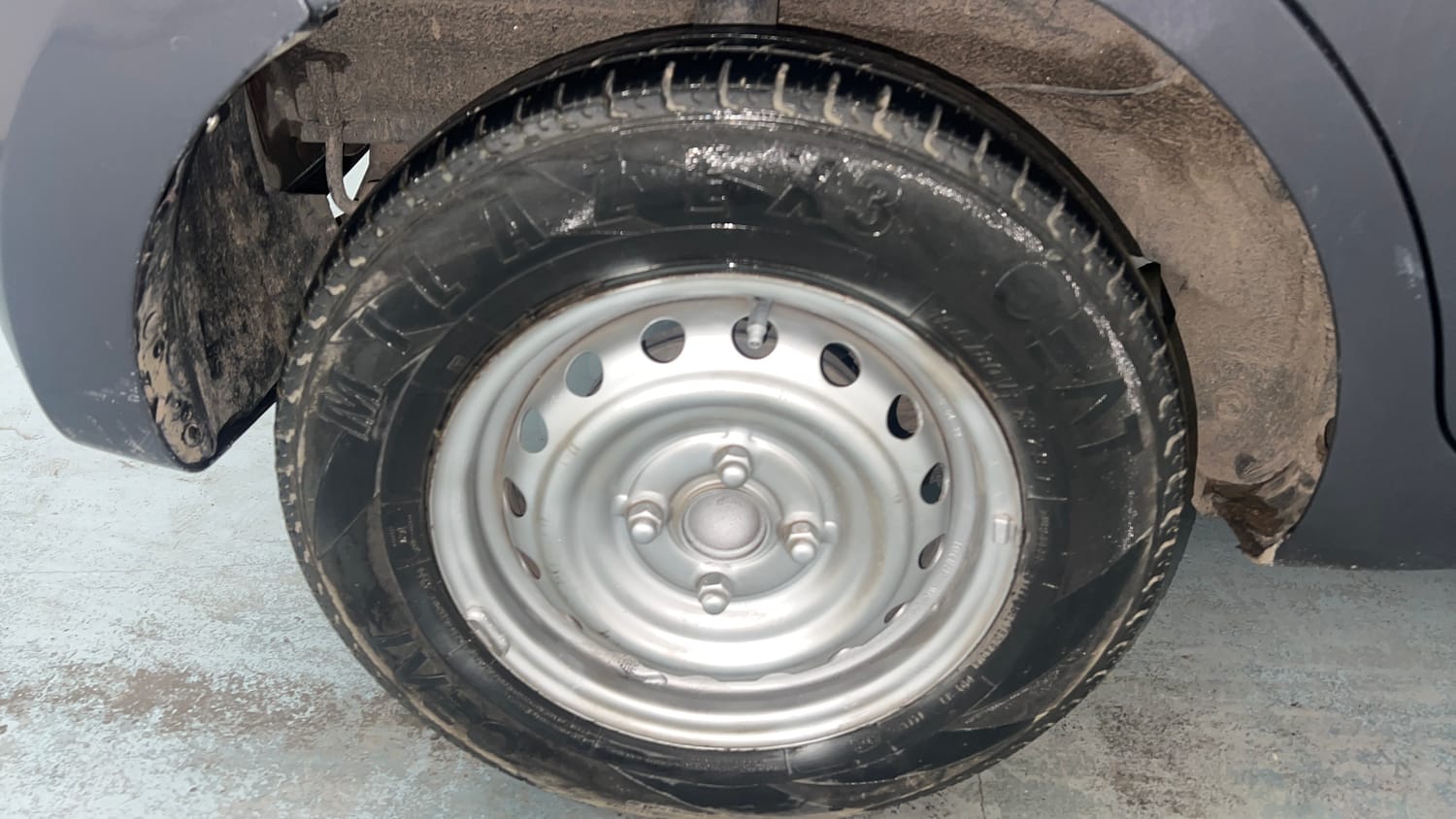 Used 2022 hyundai Santro Sportz Executive CNG Cng Manual tyres RIGHT REAR TYRE RIM VIEW