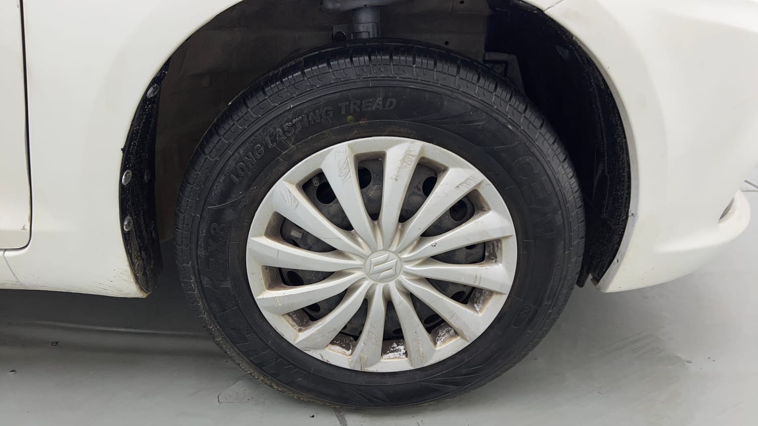 Used 2017 Maruti Suzuki Swift Dzire VXI Petrol Manual tyres RIGHT FRONT TYRE RIM VIEW
