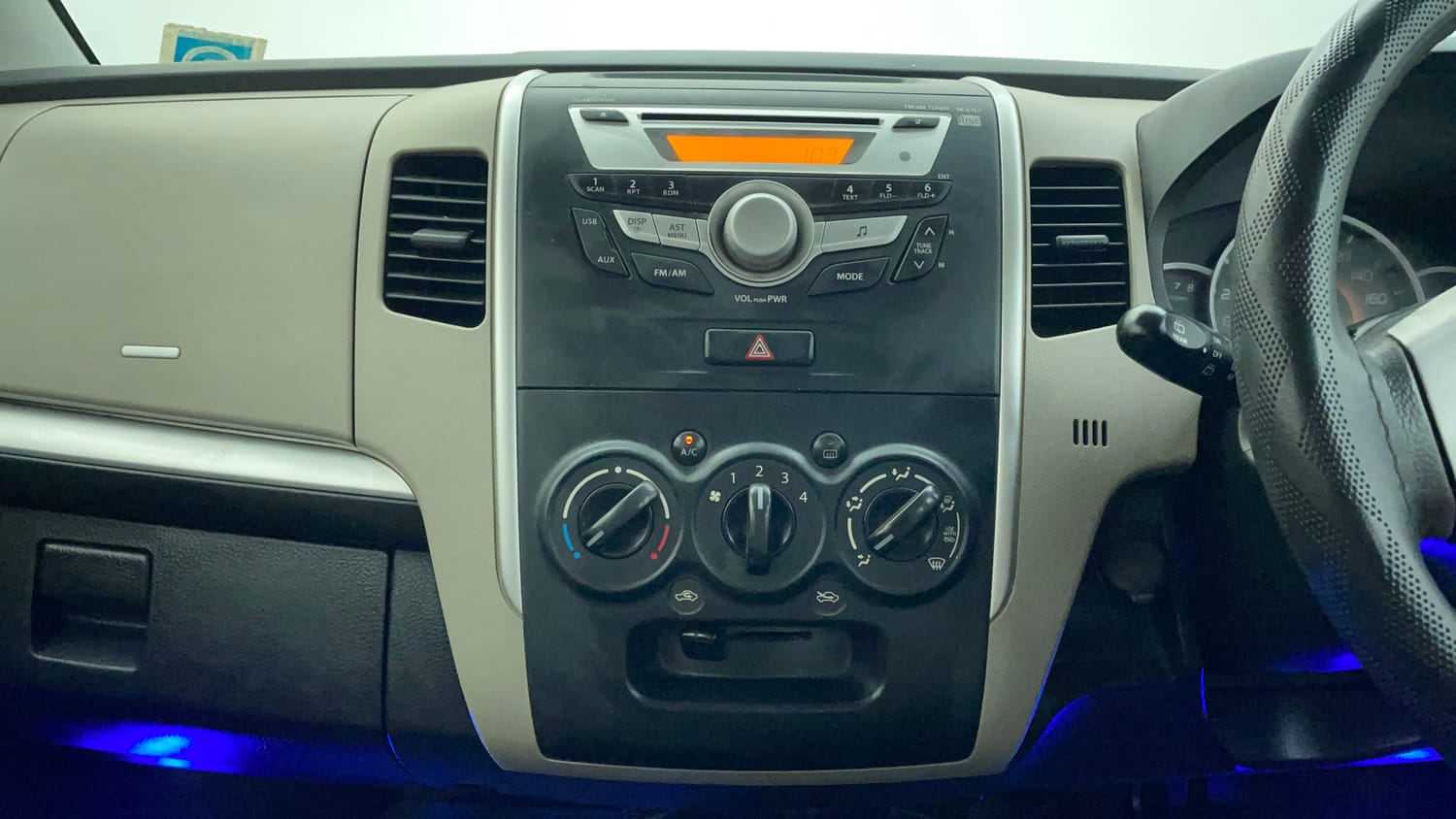 Used 2016 Maruti Suzuki Wagon R 1.0 VXI AMT Petrol Automatic interior MUSIC SYSTEM & AC CONTROL VIEW