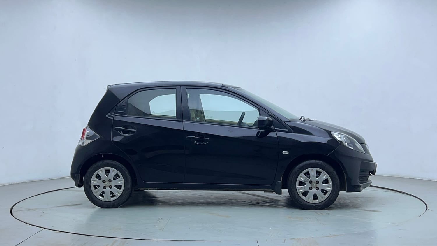 Used 2014 Honda Brio S MT Petrol Manual exterior RIGHT SIDE VIEW