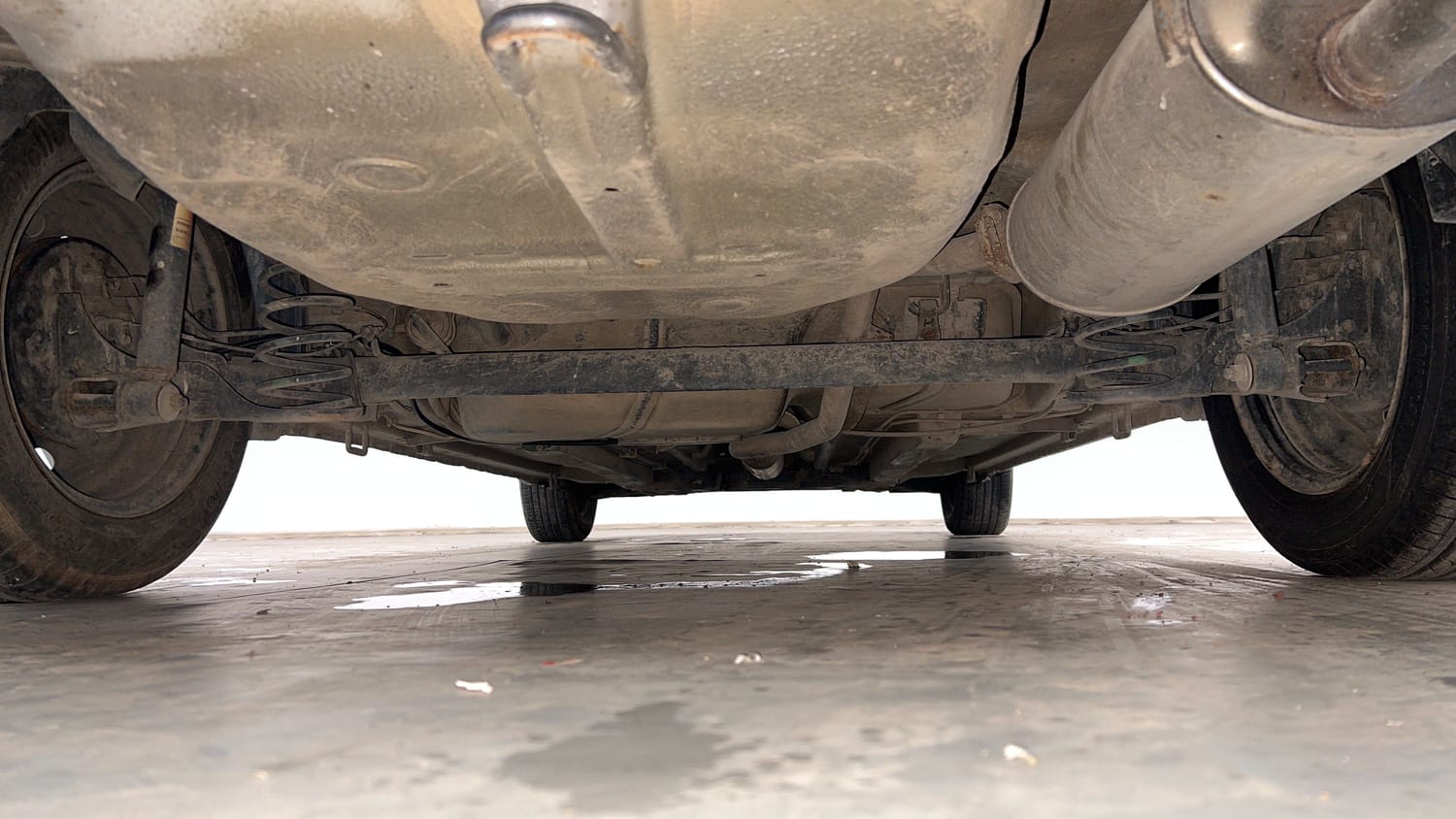 Used 2018 Maruti Suzuki Ciaz Sigma 1.4 MT Petrol Manual extra REAR UNDERBODY VIEW (TAKEN FROM REAR)