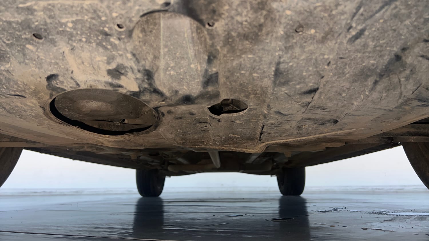 Used 2022 Hyundai Alcazar Signature (O) 6 STR 1.5 Diesel AT Diesel Automatic extra FRONT LEFT UNDERBODY VIEW