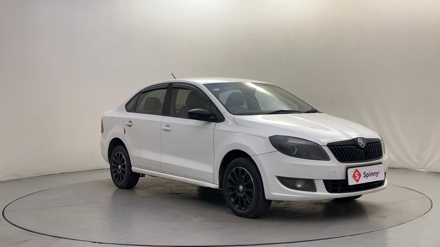 Used 2016 Skoda Rapid 1.5 TDI CR Style Plus AT Diesel Automatic exterior RIGHT FRONT CORNER VIEW