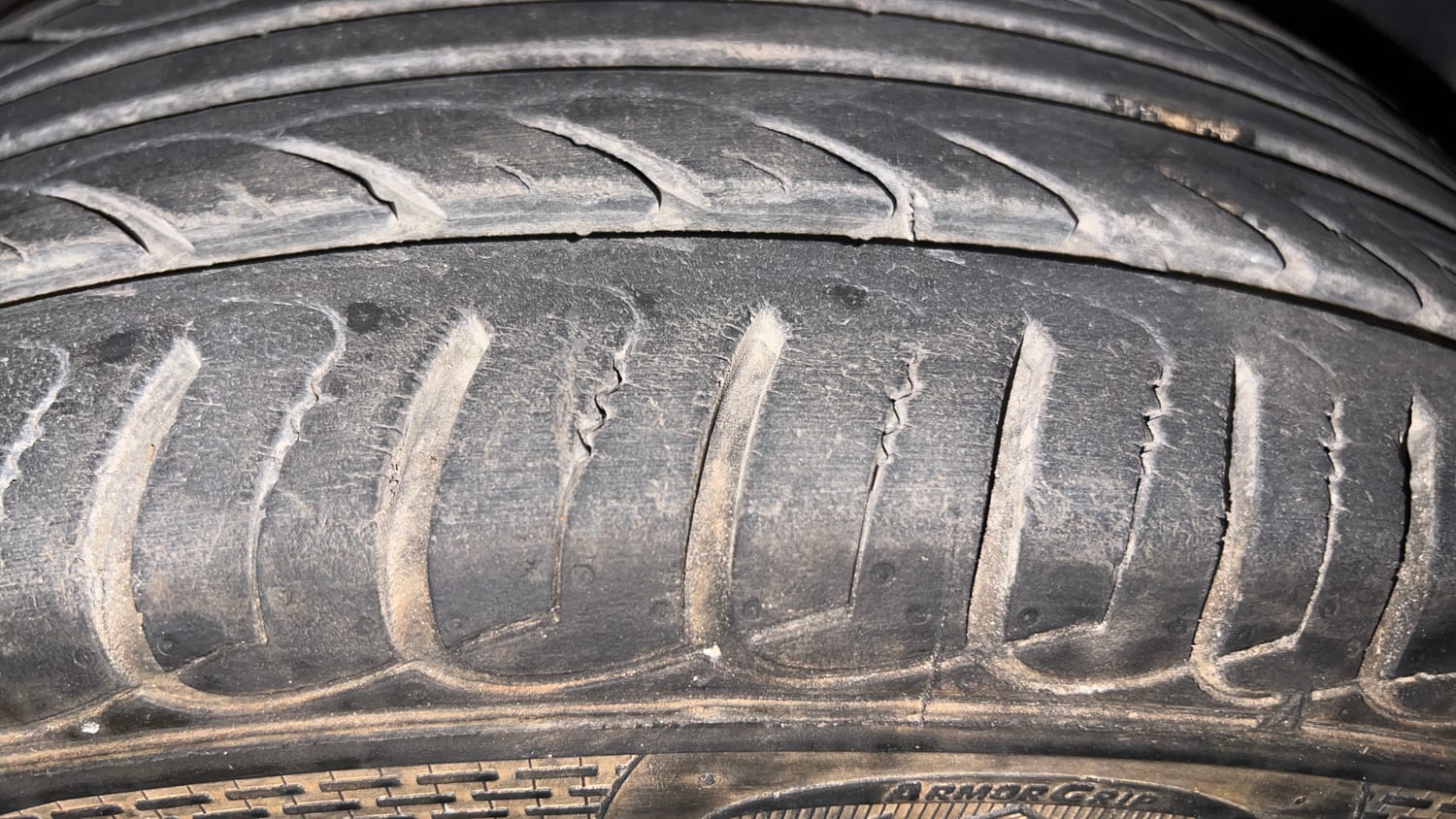 Used 2018 Ford EcoSport Titanium 1.5L Ti-VCT Petrol Manual tyres RIGHT FRONT TYRE TREAD VIEW