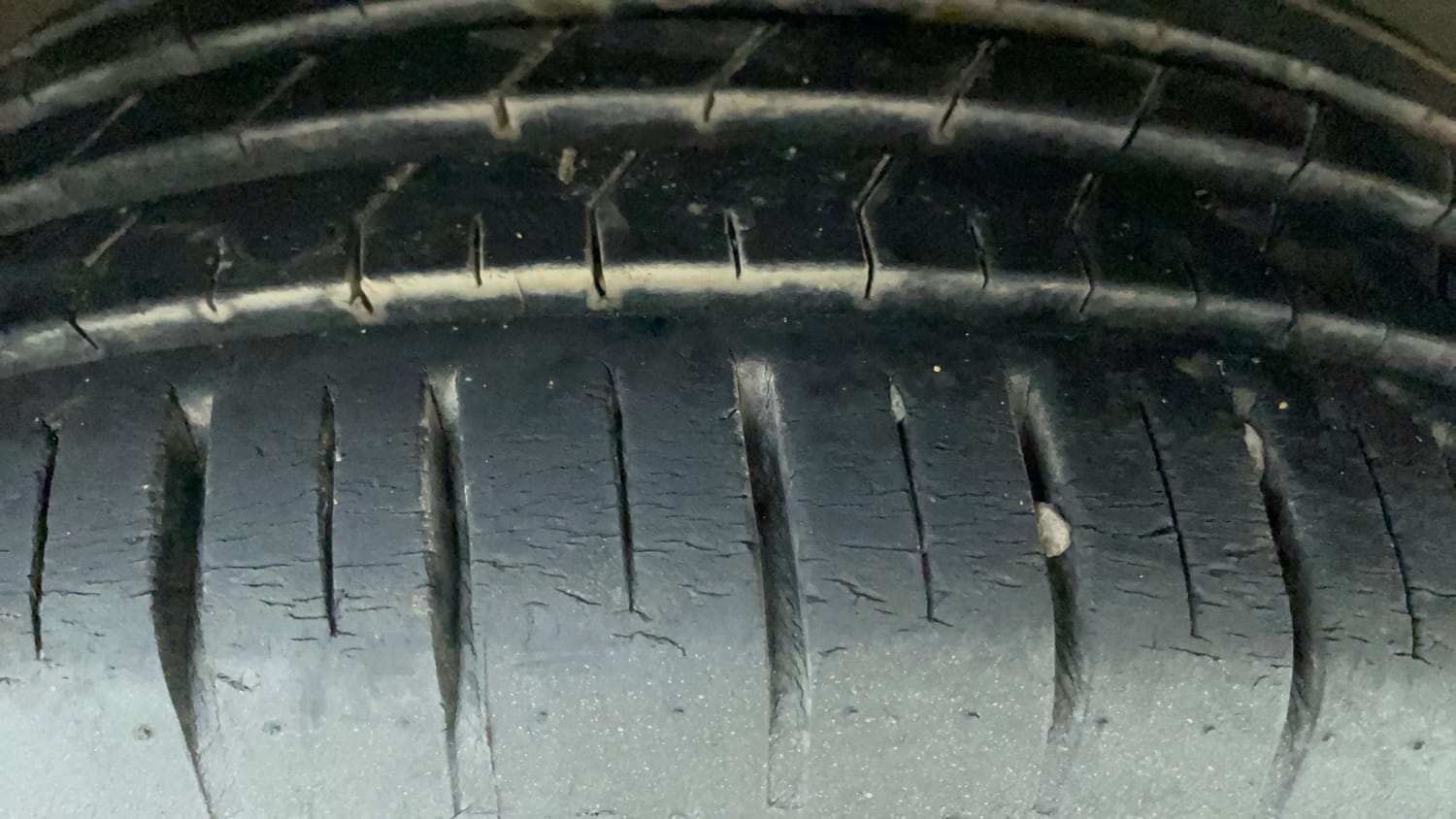 Used 2021 Maruti Suzuki Baleno Zeta Automatic Petrol Automatic tyres RIGHT FRONT TYRE TREAD VIEW