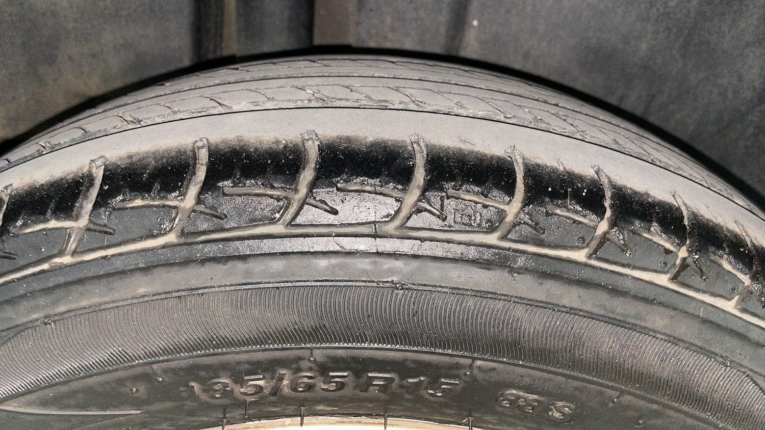 Used 2022 Maruti Suzuki Ciaz Zeta 1.5 Petrol Manual tyres RIGHT REAR TYRE TREAD VIEW