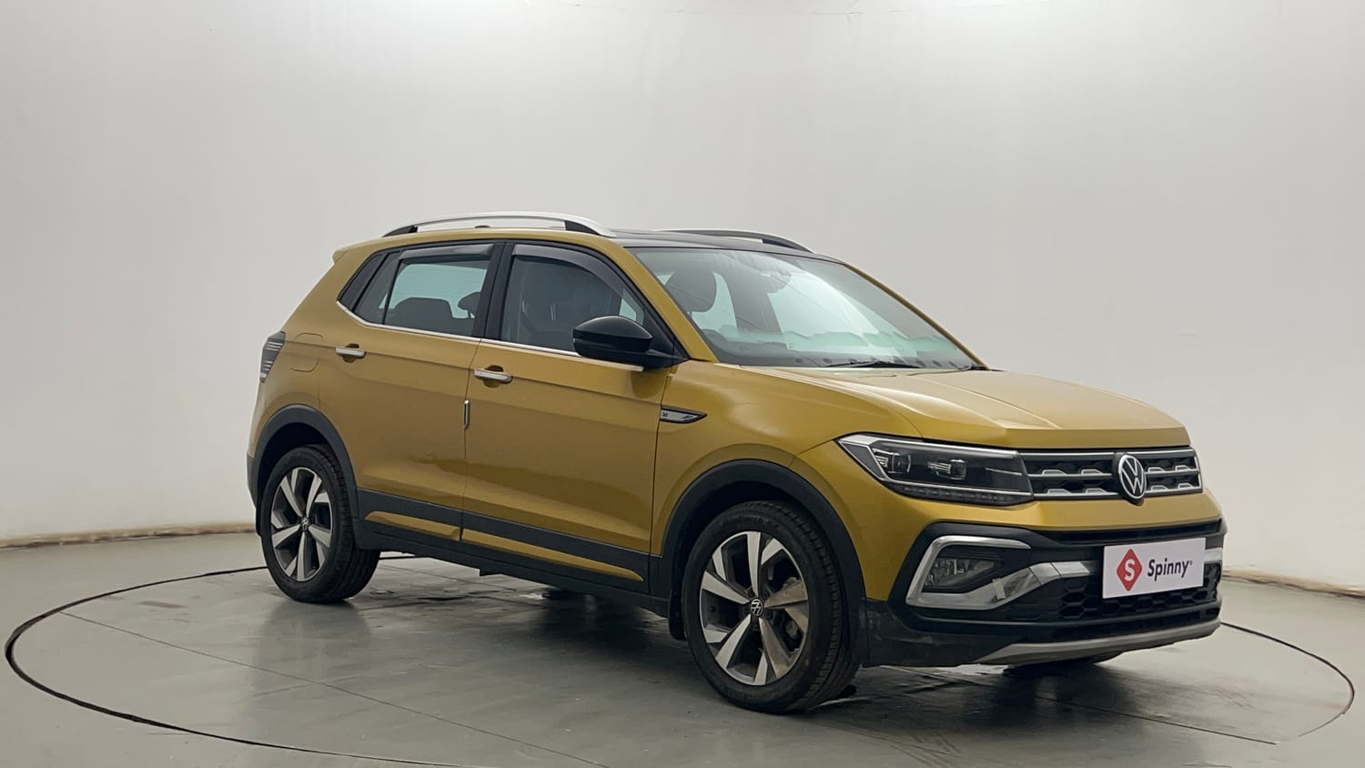 Used 2022 Volkswagen Taigun Topline 1.0 TSI MT Petrol Manual exterior RIGHT FRONT CORNER VIEW