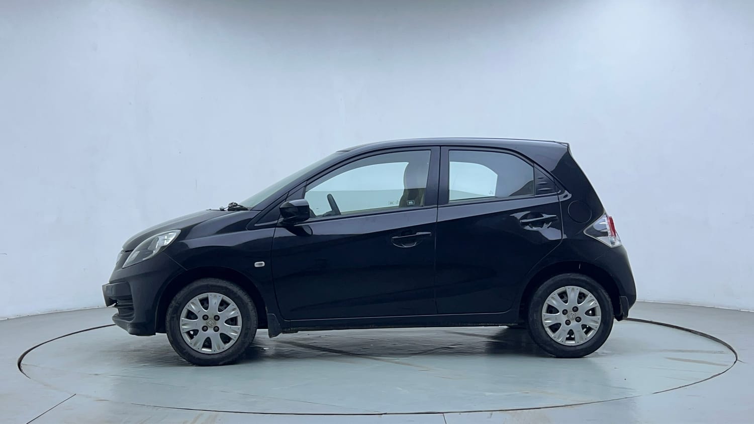 Used 2014 Honda Brio S MT Petrol Manual exterior LEFT SIDE VIEW