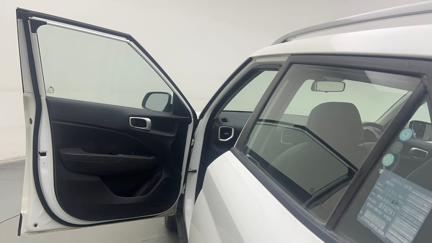 Used 2020 hyundai Venue SX 1.0 Turbo Petrol Petrol Manual interior LEFT FRONT DOOR OPEN VIEW
