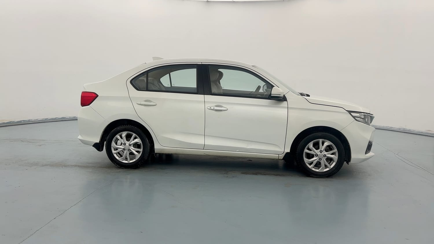 Used 2019 Honda Amaze 1.2 V MT Petrol Petrol Manual exterior RIGHT SIDE VIEW