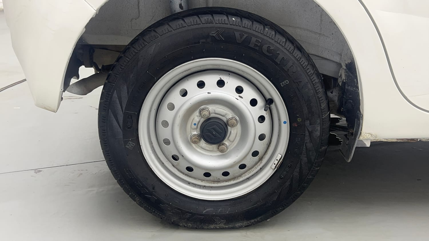 Used 2019 Maruti Suzuki Wagon R LXi 1.0 CNG Cng Manual tyres RIGHT REAR TYRE RIM VIEW