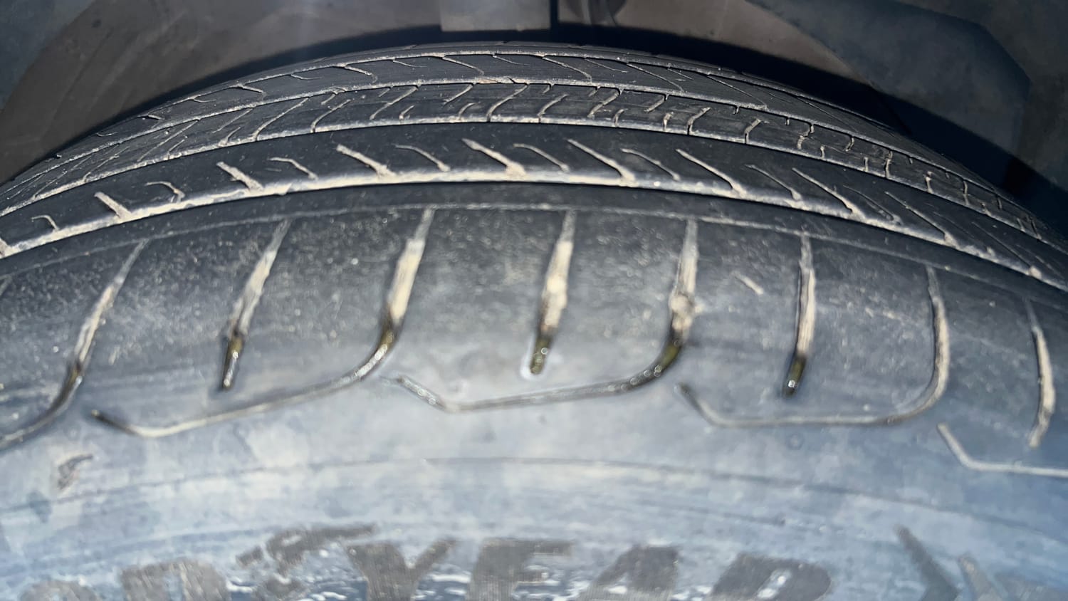 Used 2020 MG Motors Hector Sharp 1.5 DCT Petrol Petrol Automatic tyres RIGHT FRONT TYRE TREAD VIEW