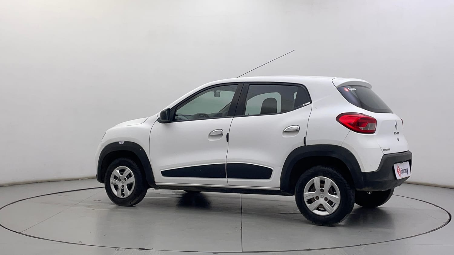 Used 2016 Renault Kwid RXT Petrol Manual exterior LEFT REAR CORNER VIEW