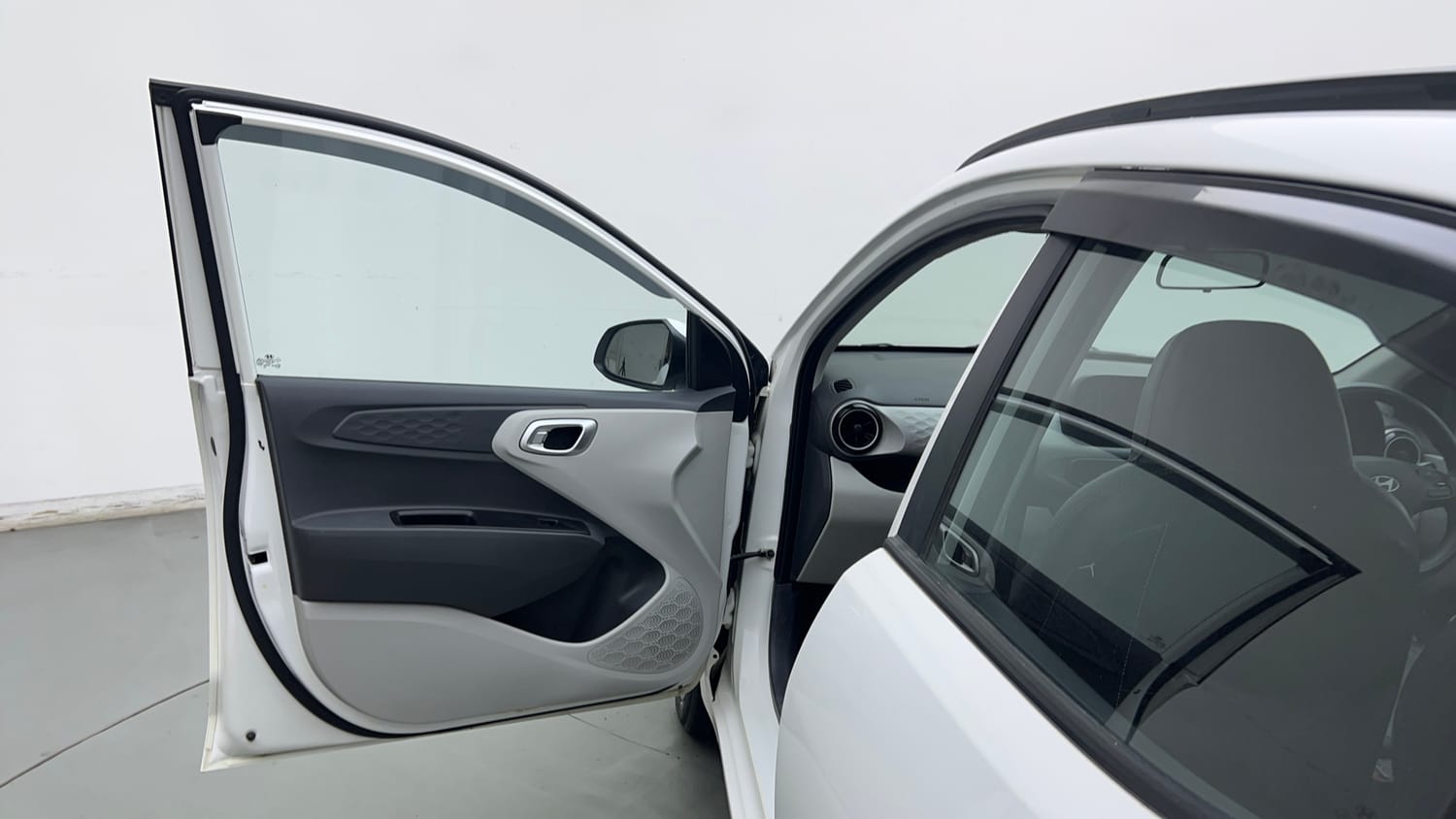 Used 2023 Hyundai Grand i10 Nios Sportz 1.2 Kappa CNG Cng Manual interior LEFT FRONT DOOR OPEN VIEW