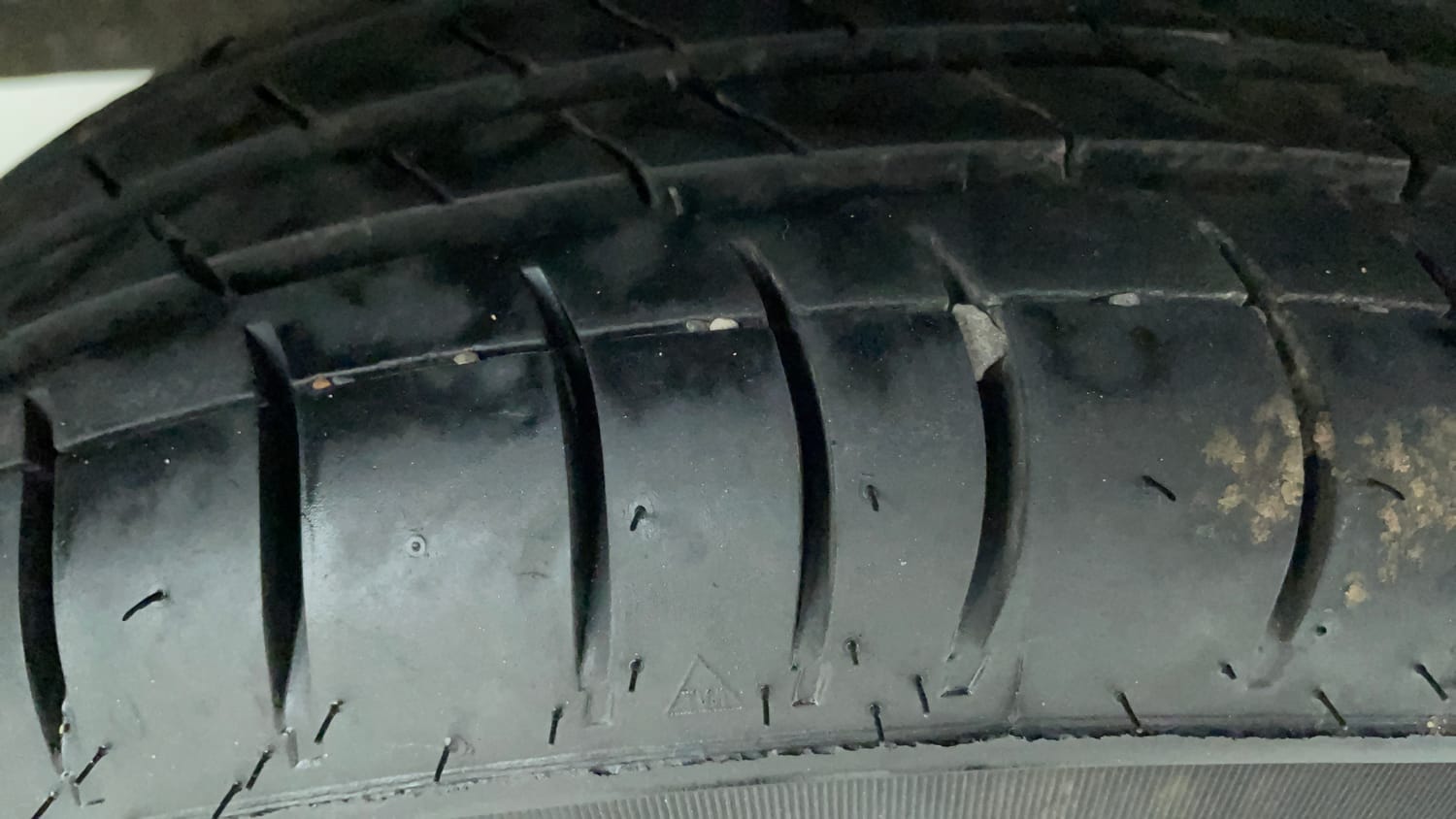 Used 2016 Renault Kwid RXT Petrol Manual tyres RIGHT REAR TYRE TREAD VIEW