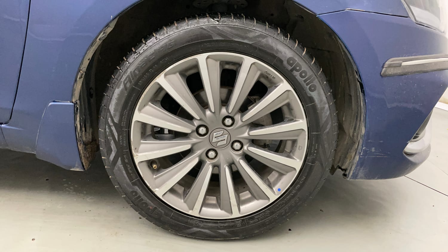 Used 2018 Maruti Suzuki Ciaz Alpha Hybrid 1.5 AT Petrol Automatic tyres RIGHT FRONT TYRE RIM VIEW