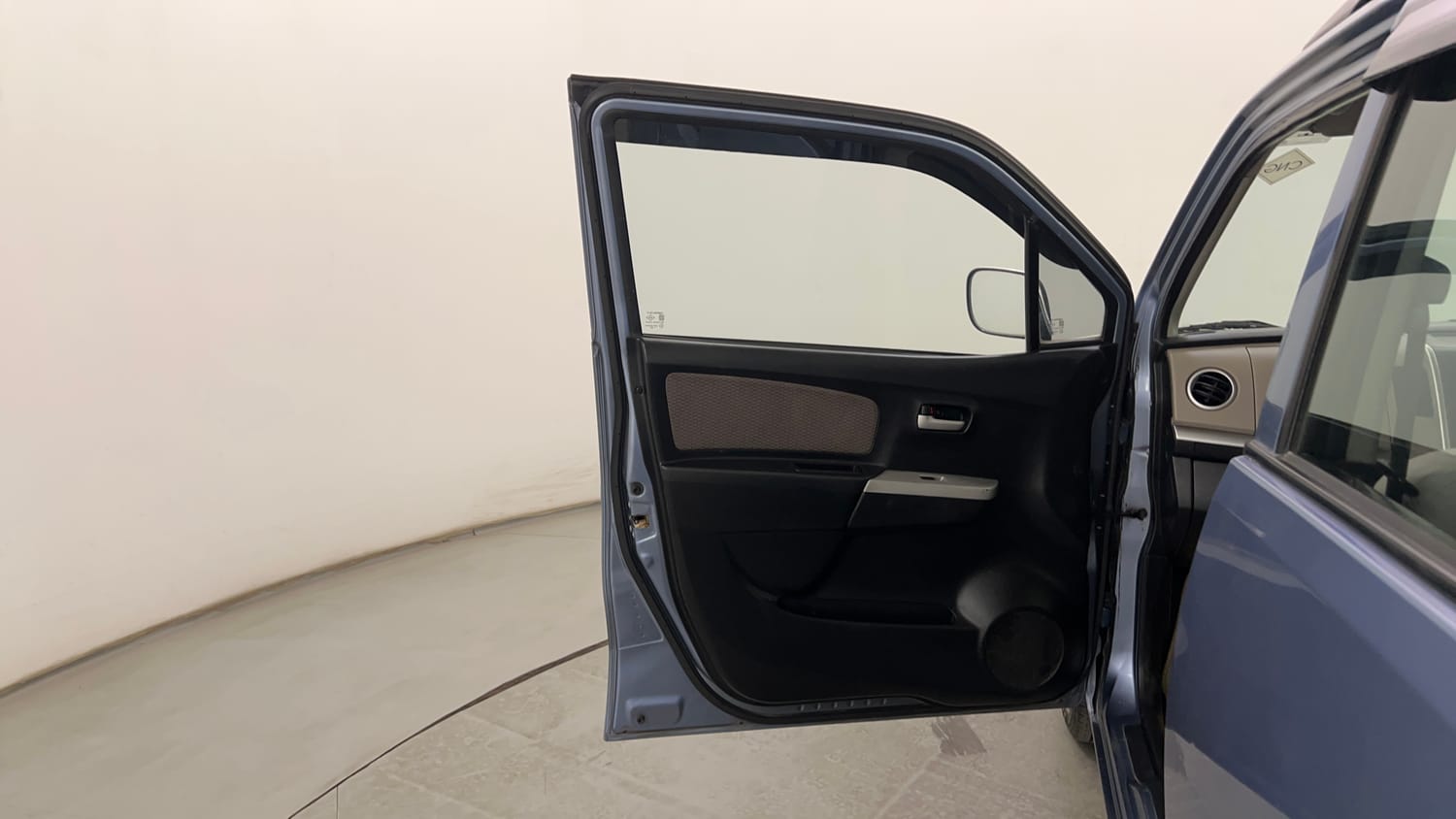 Used 2014 Maruti Suzuki Wagon R LXI CNG Cng Manual interior LEFT FRONT DOOR OPEN VIEW
