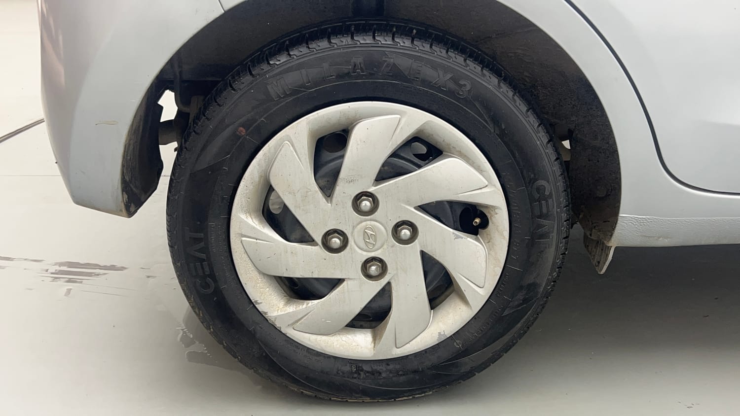Used 2019 Hyundai Santro Sportz CNG Cng Manual tyres RIGHT REAR TYRE RIM VIEW