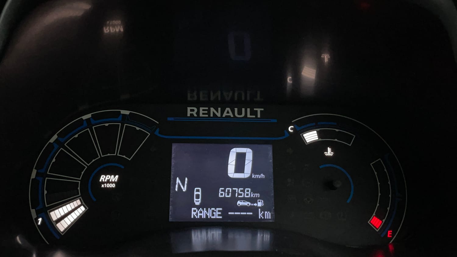 Used 2022 Renault Triber RXT EASY-R AMT Petrol Automatic interior CLUSTERMETER VIEW