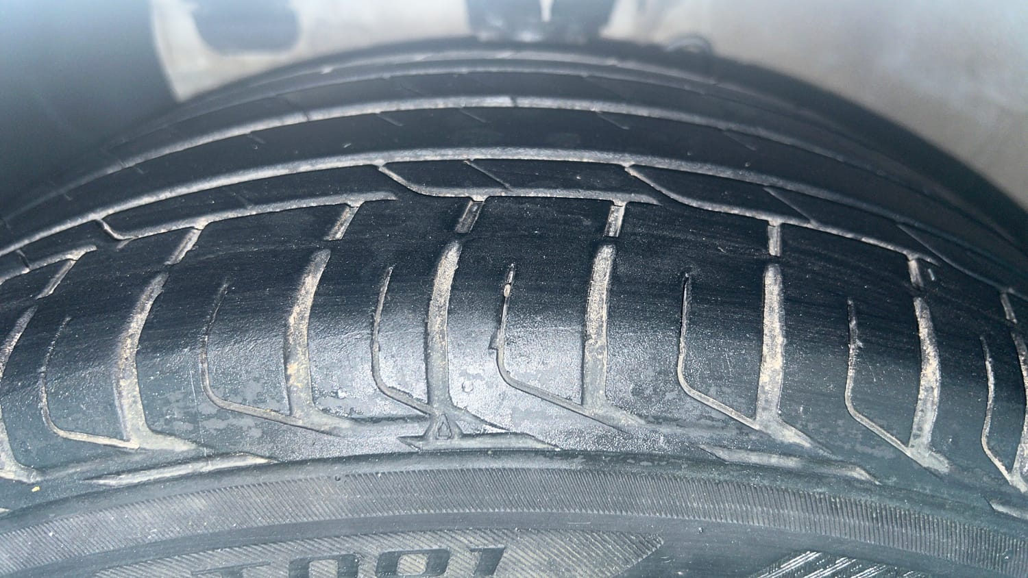 Used 2019 Hyundai Elite i20 Asta 1.2 (O) Petrol Manual tyres LEFT FRONT TYRE TREAD VIEW