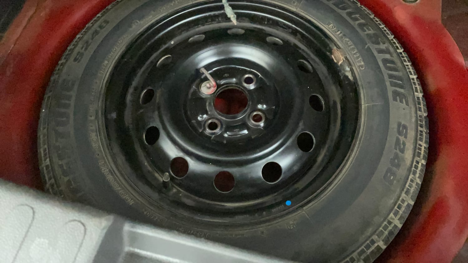Used 2013 Maruti Suzuki Ritz Vxi BS-IV Petrol Manual tyres SPARE TYRE VIEW