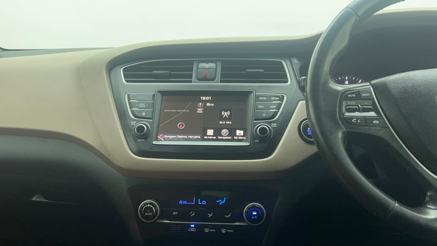 Used 2019 Hyundai Elite i20 Asta 1.2 (O) Petrol Manual top_features Integrated (in-dash) music system