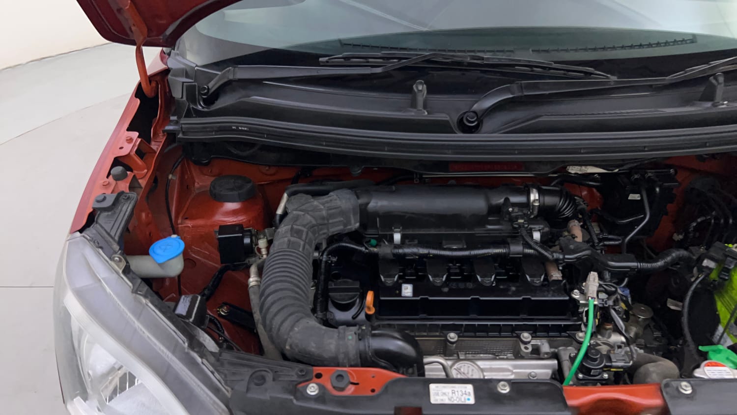 Used 2023 Maruti Suzuki Wagon R ZXI Plus 1.2 Dual Tone Petrol Manual engine ENGINE RIGHT SIDE HINGE & APRON VIEW