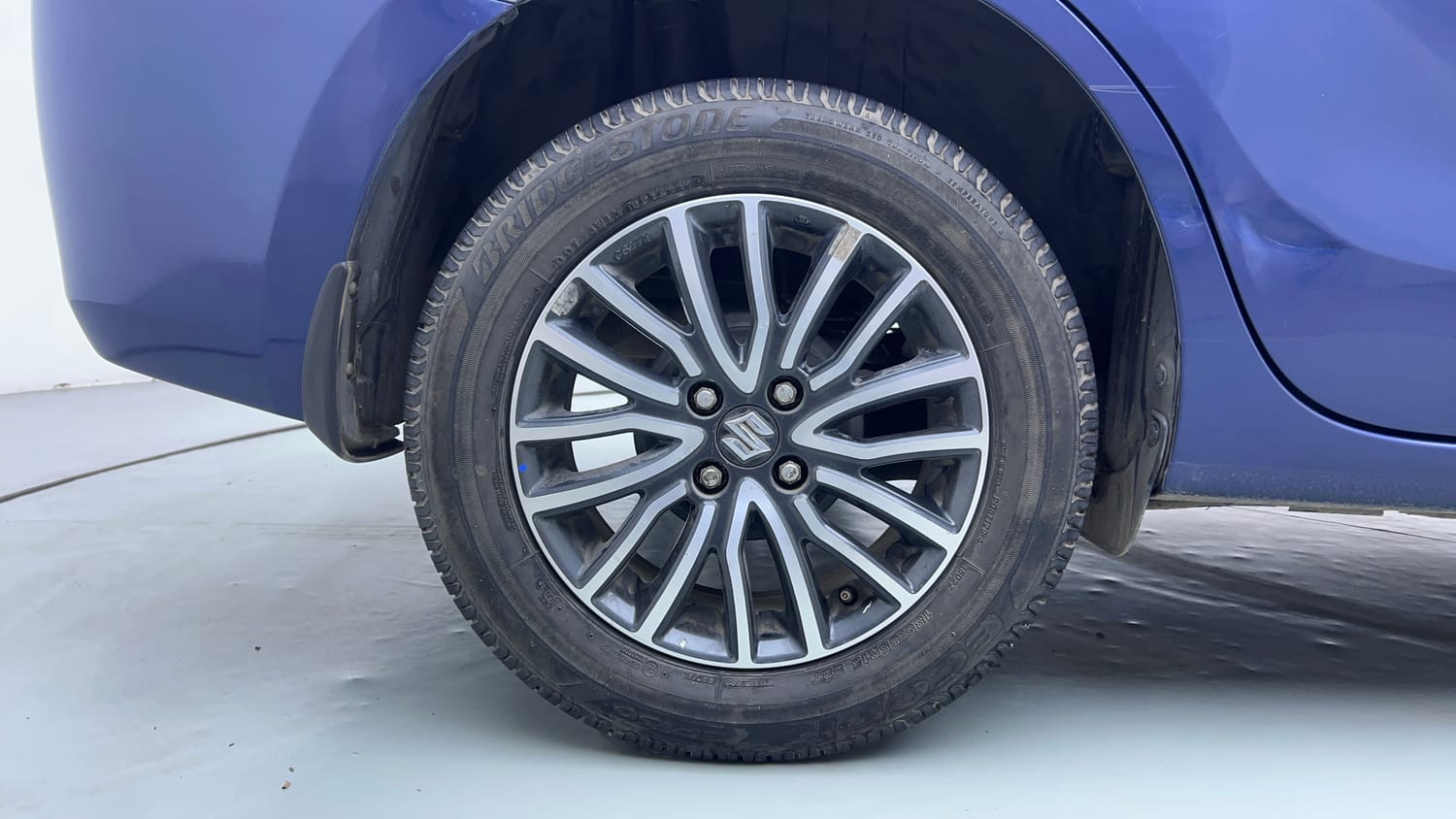Used 2017 Maruti Suzuki Dzire ZXi Plus AMT Petrol Automatic tyres RIGHT REAR TYRE RIM VIEW