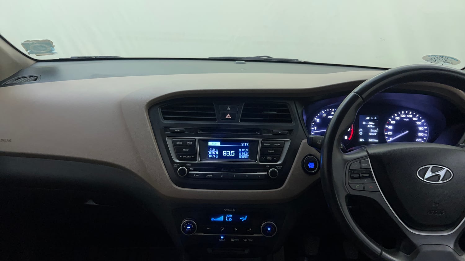 Used 2015 Hyundai Elite i20 Asta 1.2 Petrol Manual interior MUSIC SYSTEM & AC CONTROL VIEW