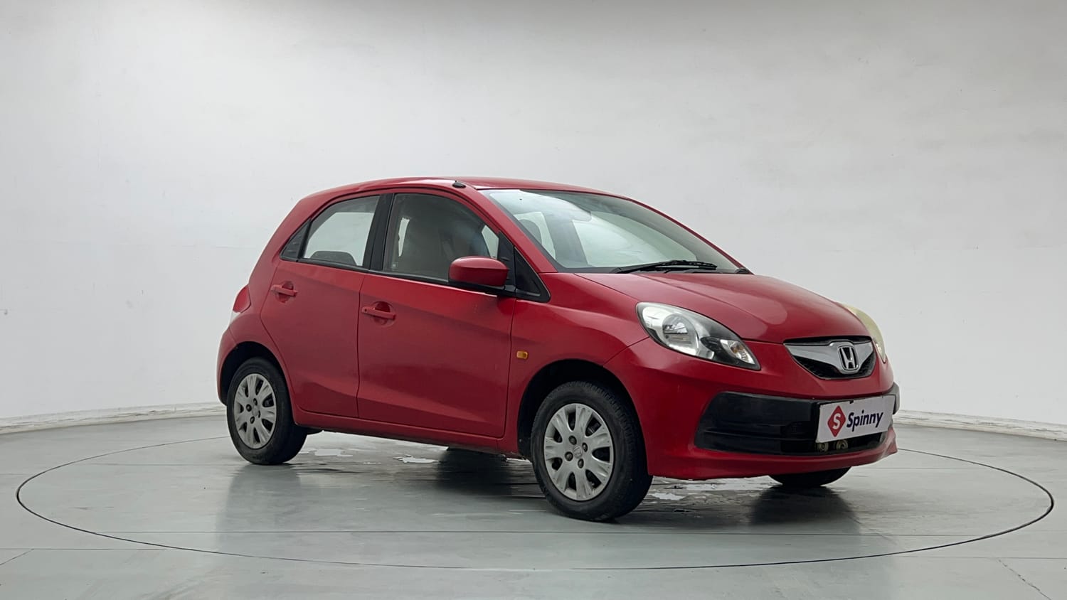 Used 2013 Honda Brio S MT Petrol Manual exterior RIGHT FRONT CORNER VIEW