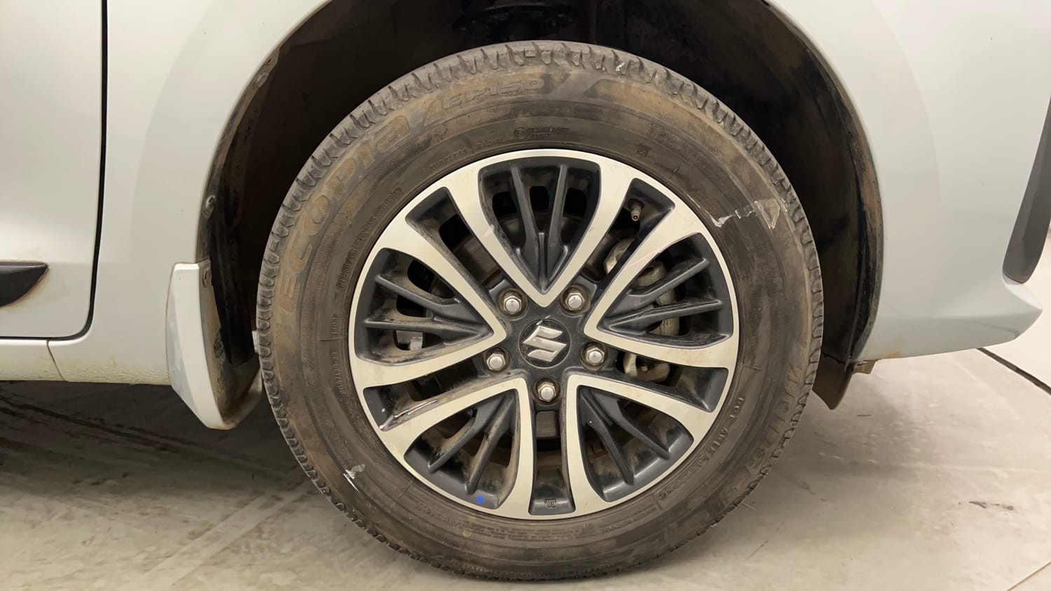 Used 2023 Maruti Suzuki Ertiga ZXi Plus Petrol Manual tyres RIGHT FRONT TYRE RIM VIEW