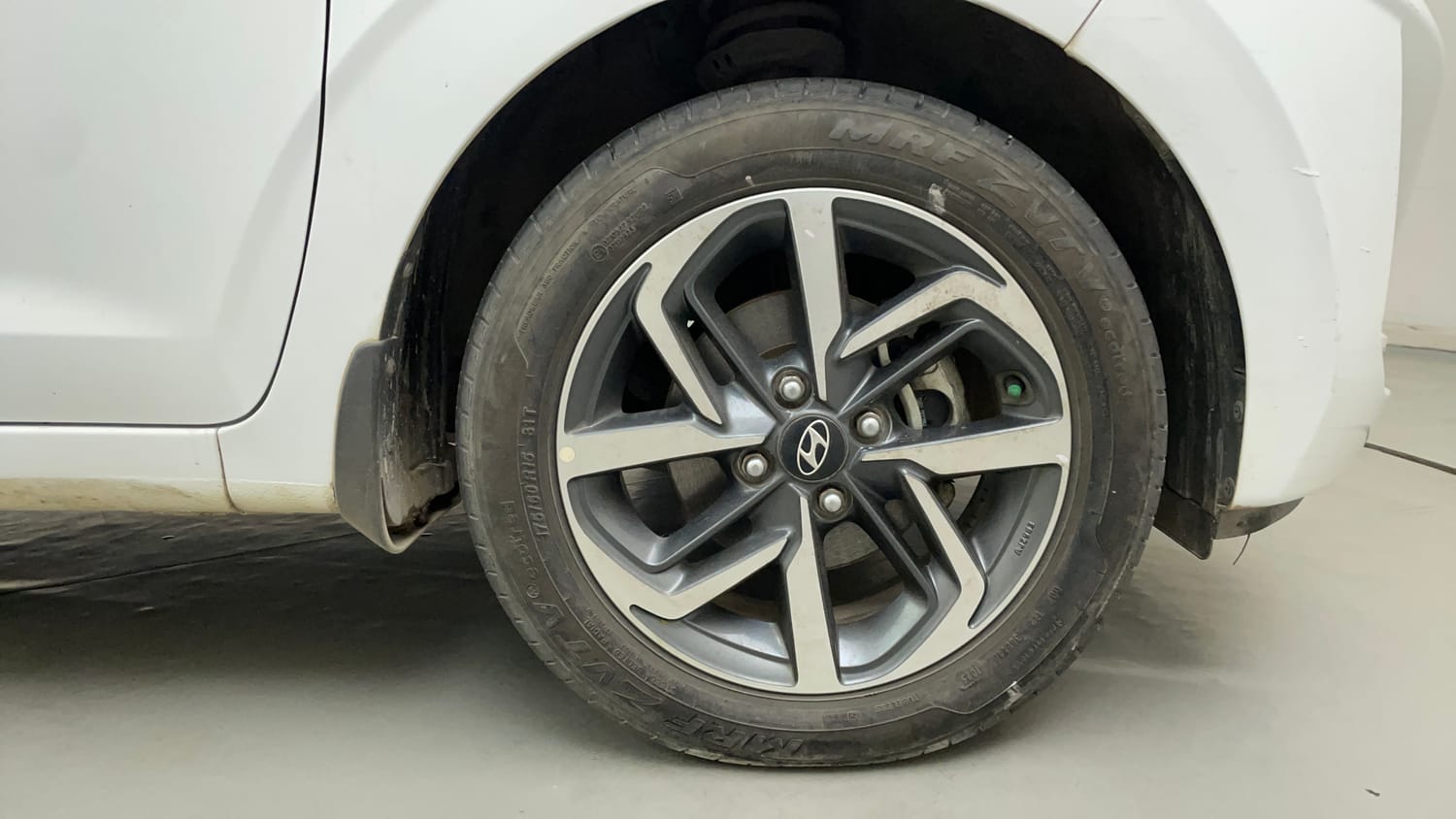 Used 2020 Hyundai Grand i10 Nios Asta 1.2 Kappa VTVT Petrol Manual tyres RIGHT FRONT TYRE RIM VIEW