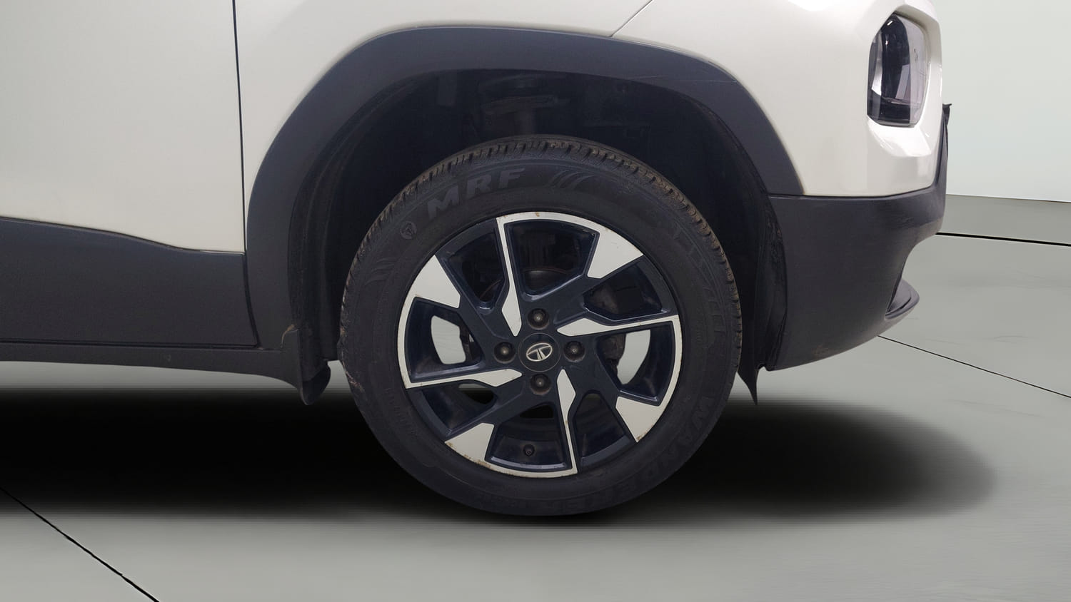 Used 2022 Tata Punch Creative Dual Tone Petrol Manual tyres RIGHT FRONT TYRE RIM VIEW