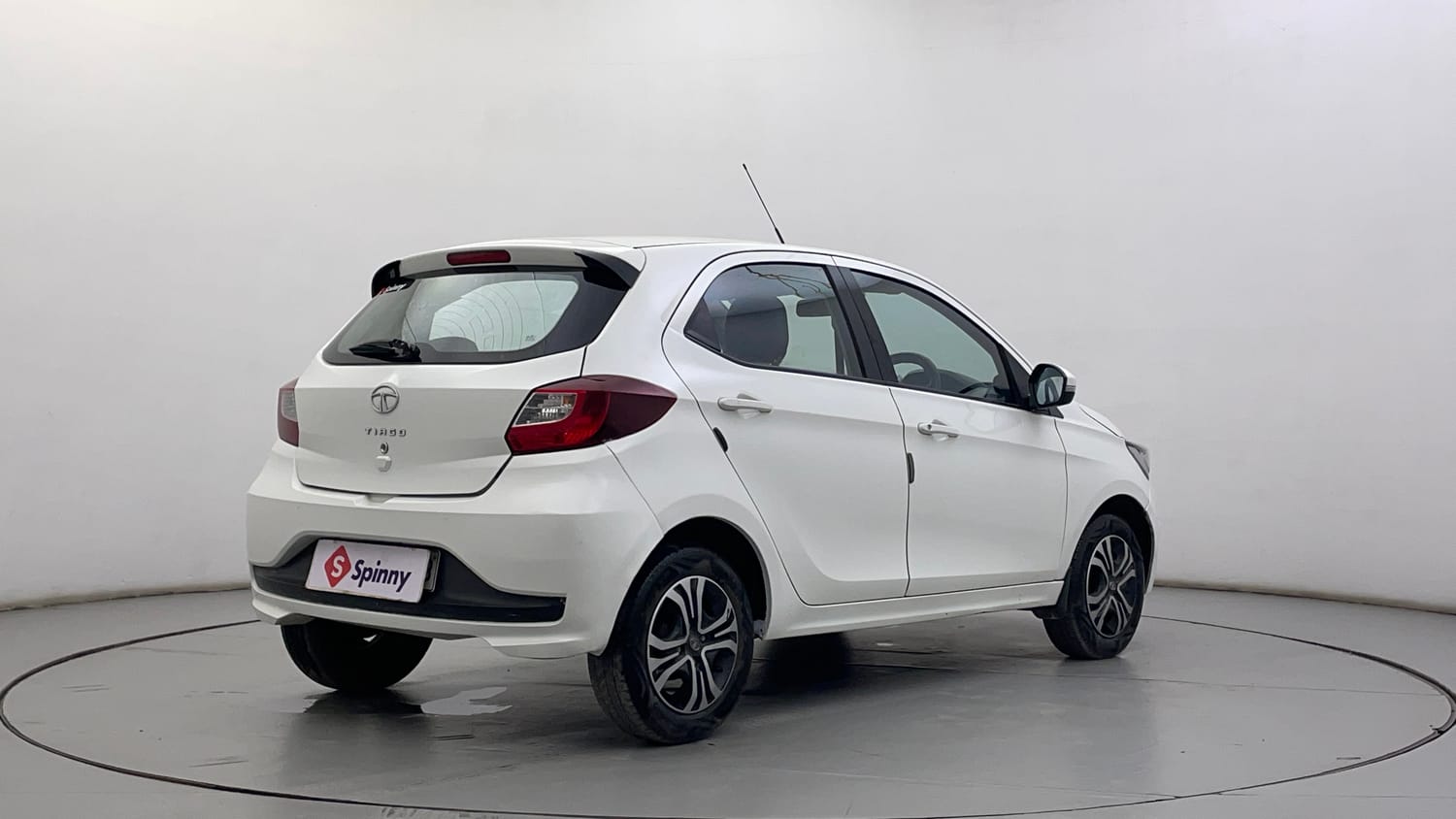 Used 2020 Tata Tiago XZA Petrol Automatic exterior RIGHT REAR CORNER VIEW