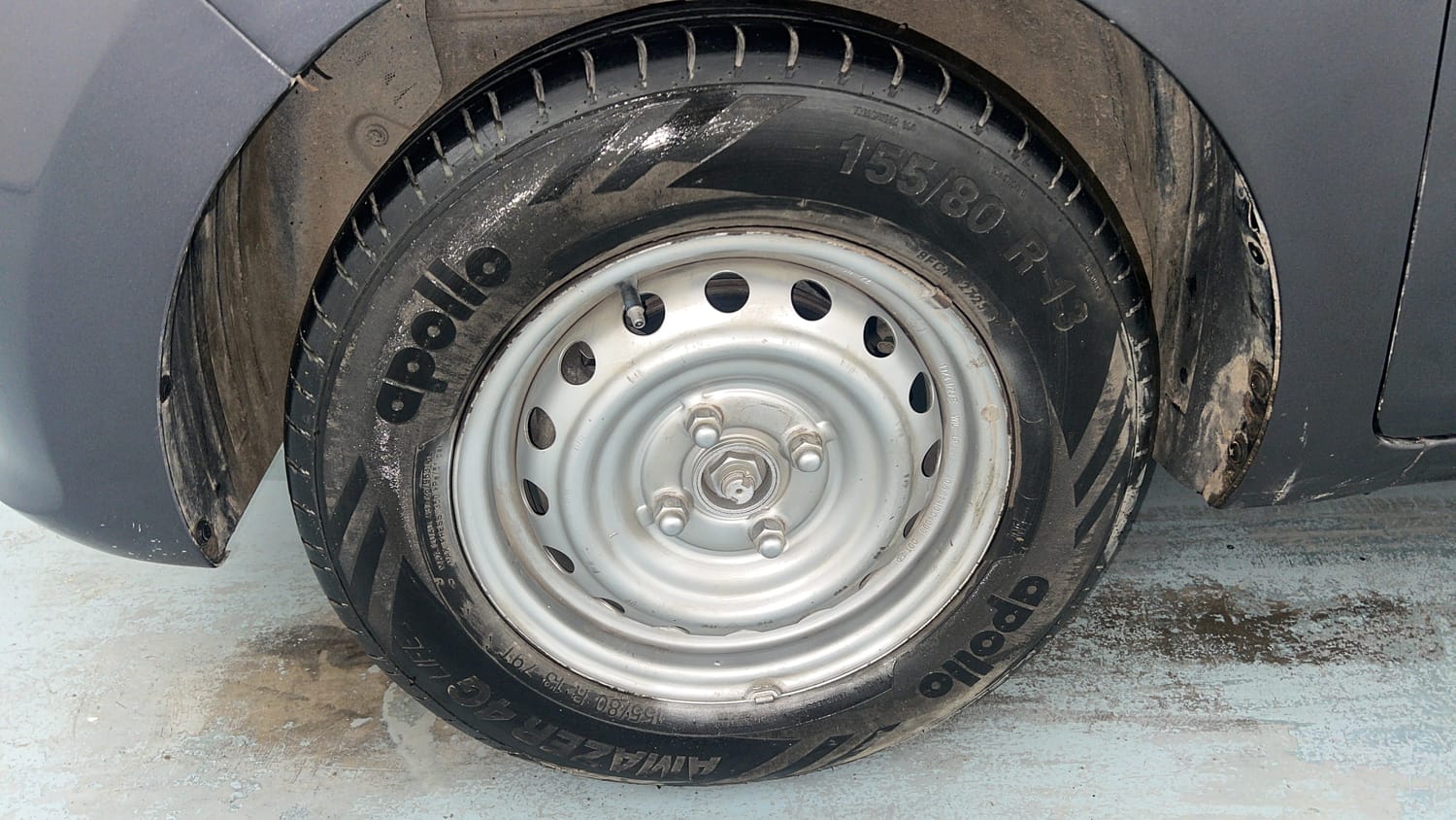 Used 2022 hyundai Santro Sportz Executive CNG Cng Manual tyres LEFT FRONT TYRE RIM VIEW