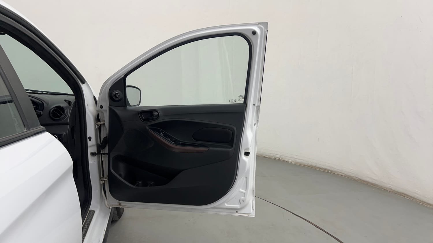 Used 2020 Ford Freestyle Titanium Plus 1.2 Ti-VCT Petrol Manual interior RIGHT FRONT DOOR OPEN VIEW