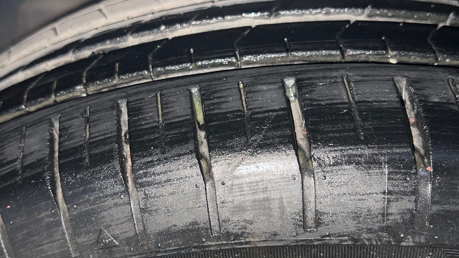 Used 2018 Maruti Suzuki Ciaz Sigma 1.4 MT Petrol Manual tyres LEFT FRONT TYRE TREAD VIEW