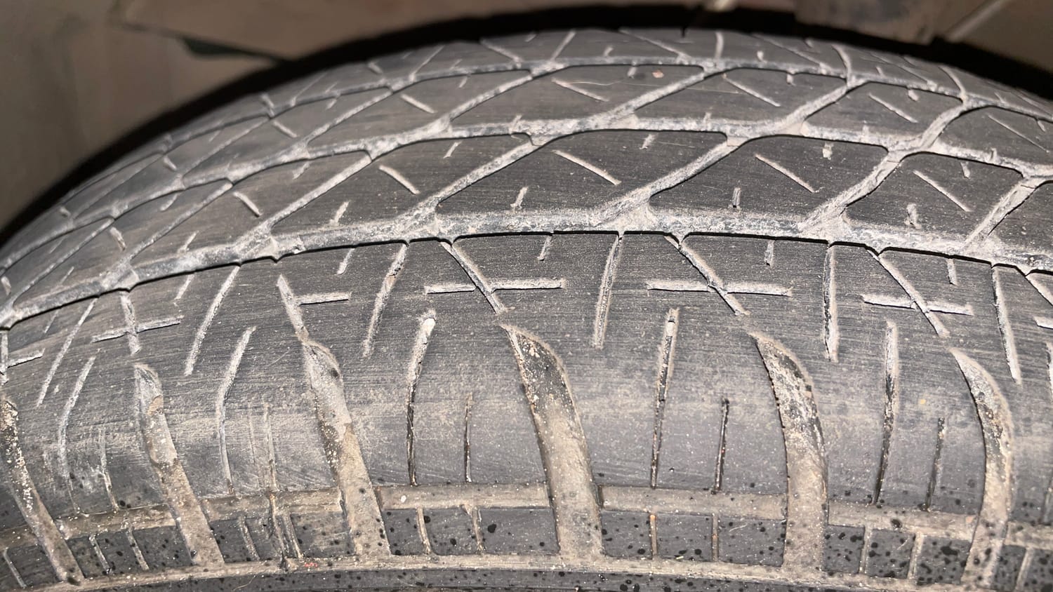 Used 2017 Maruti Suzuki Dzire VXi AMT Petrol Automatic tyres LEFT FRONT TYRE TREAD VIEW