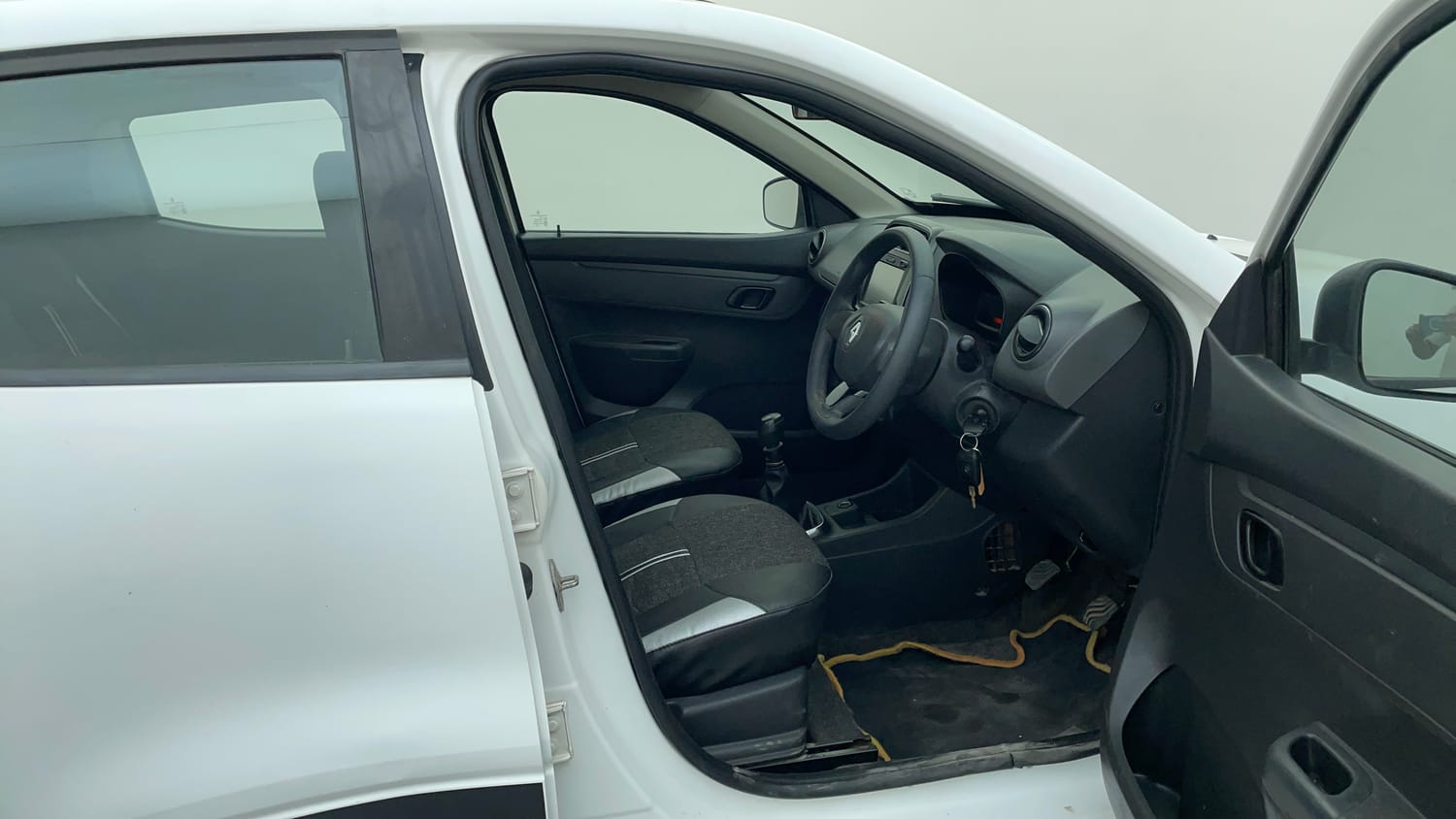 Used 2016 Renault Kwid RXT Petrol Manual interior RIGHT SIDE FRONT DOOR CABIN VIEW