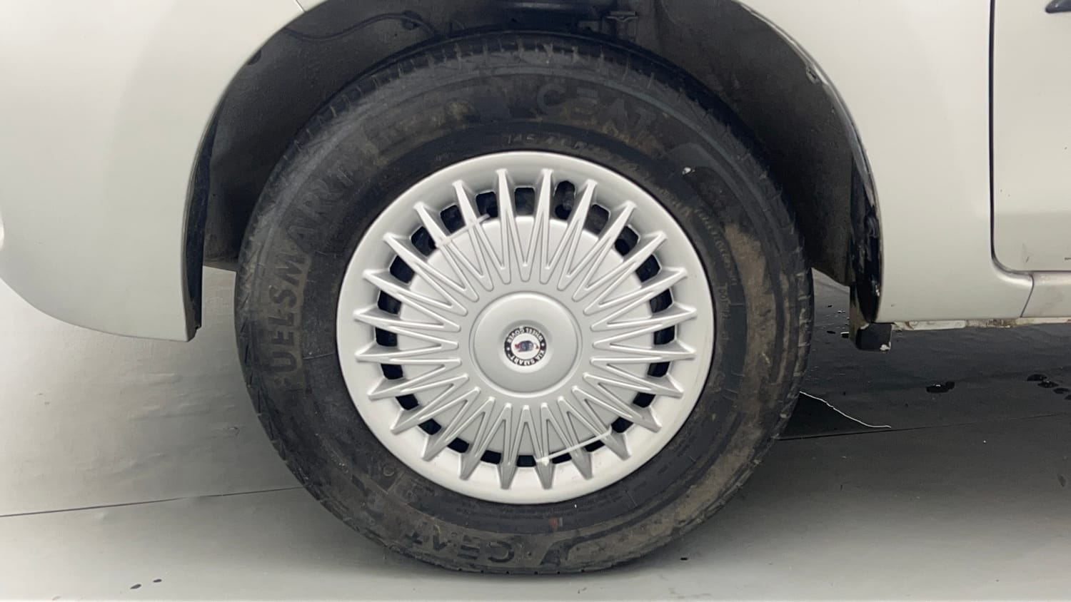 Used 2021 Maruti Suzuki Alto 800 VXi Petrol Manual tyres LEFT FRONT TYRE RIM VIEW