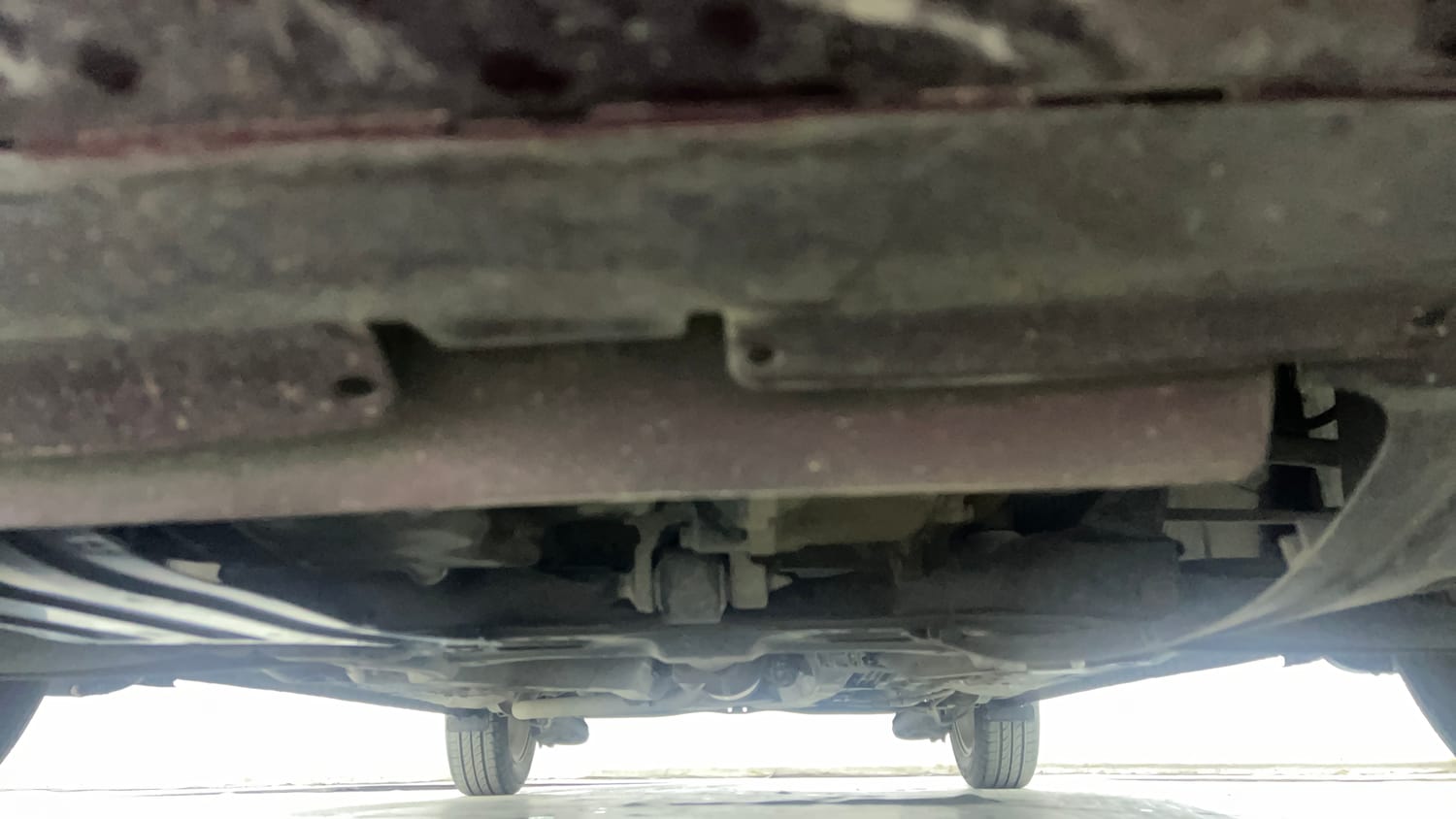 Used 2015 Honda Amaze 1.2 VX  (O)  i-VTEC Petrol Manual extra FRONT LEFT UNDERBODY VIEW
