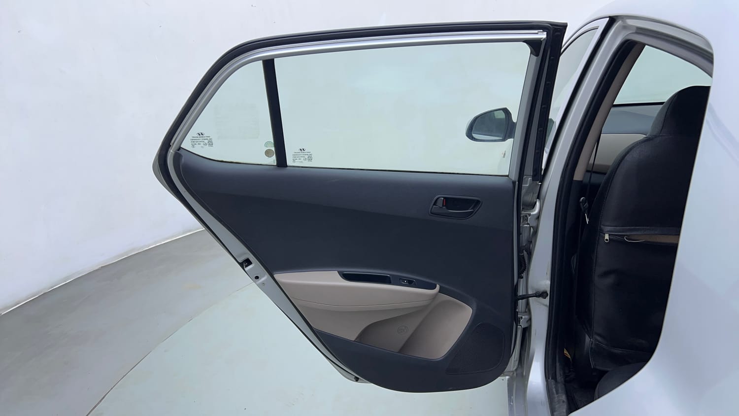 Used 2017 Hyundai Grand i10 Magna AT 1.2 Kappa VTVT Petrol Automatic interior LEFT REAR DOOR OPEN VIEW